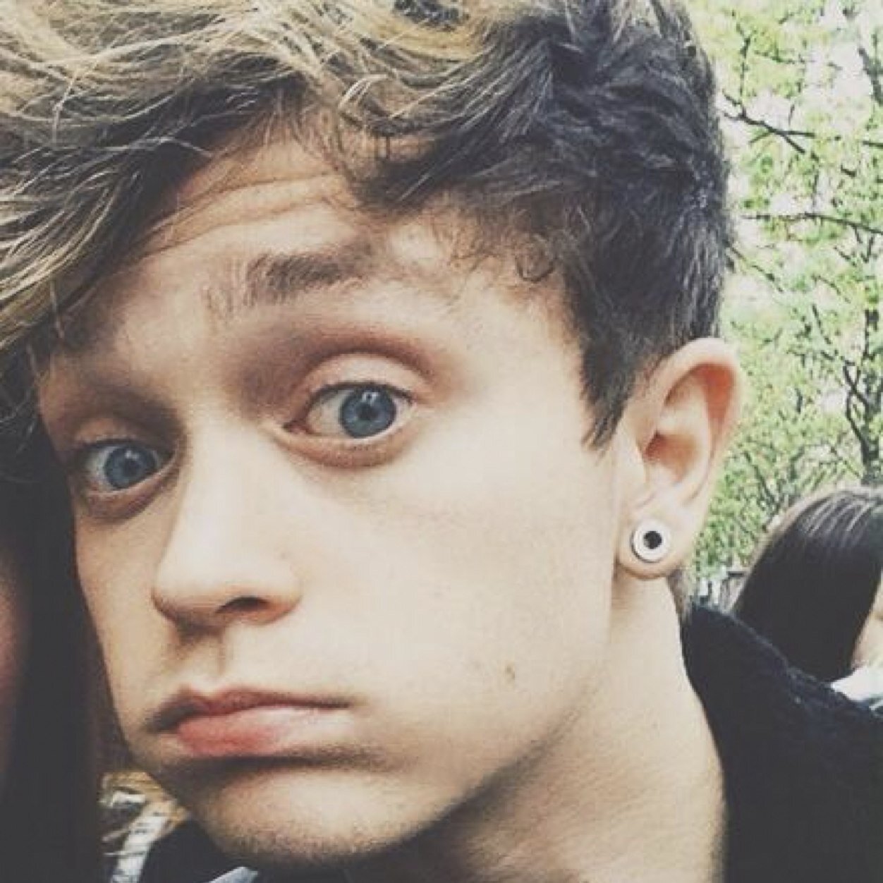 follow @ghostlyvamps and i'll dm you to anyone on here https://t.co/7ie8xKe8wM just ask!