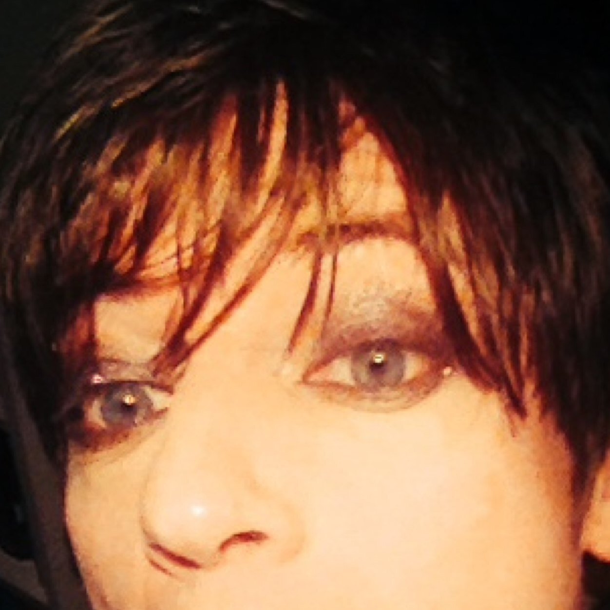 bertie19662002's profile picture. Artist. Bookworm. Lavender menace.