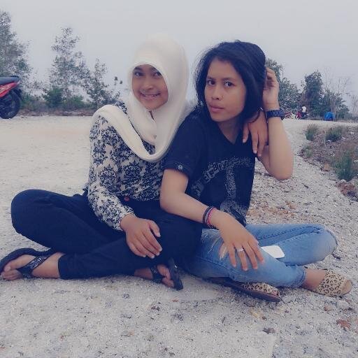 ♥Allah SWT♥Orangtua || Follback ? || Just Mention :) ||
@Radinalelga ♥ {} :*