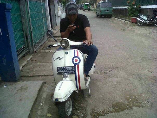 Hadiee2's profile picture. Tuhan mengajariku menangis dalam senyuman, dan tersenyum dalam tangisan. Tuhan guruku yg terbaik...