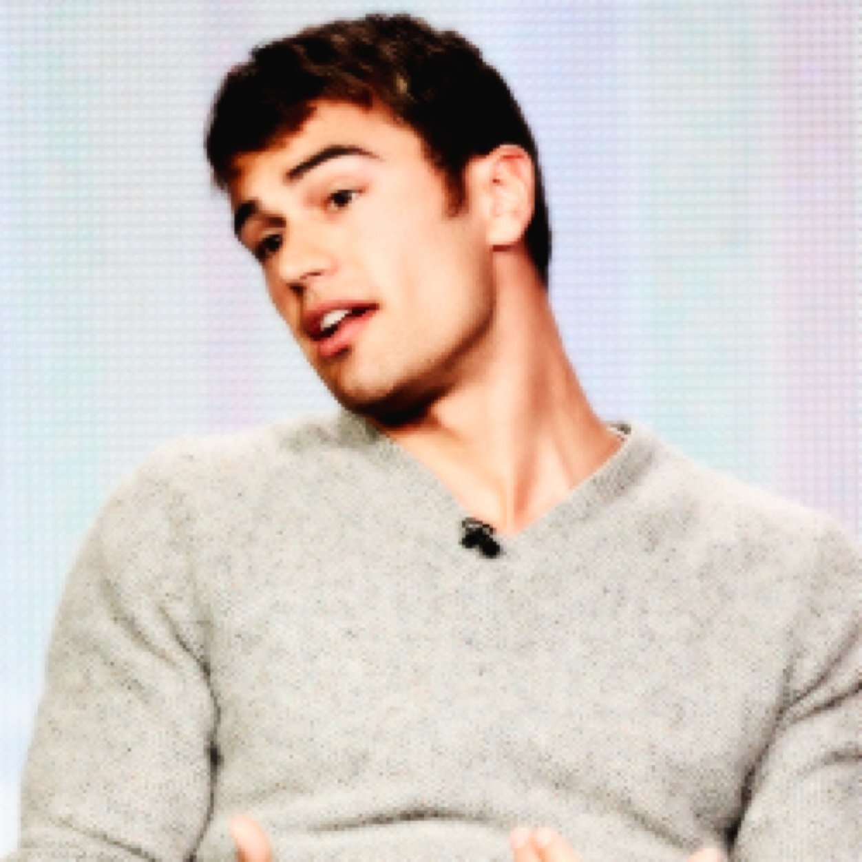 FakingTaptiklis's profile picture. Fear doesn't shut you down; it wakes you up.