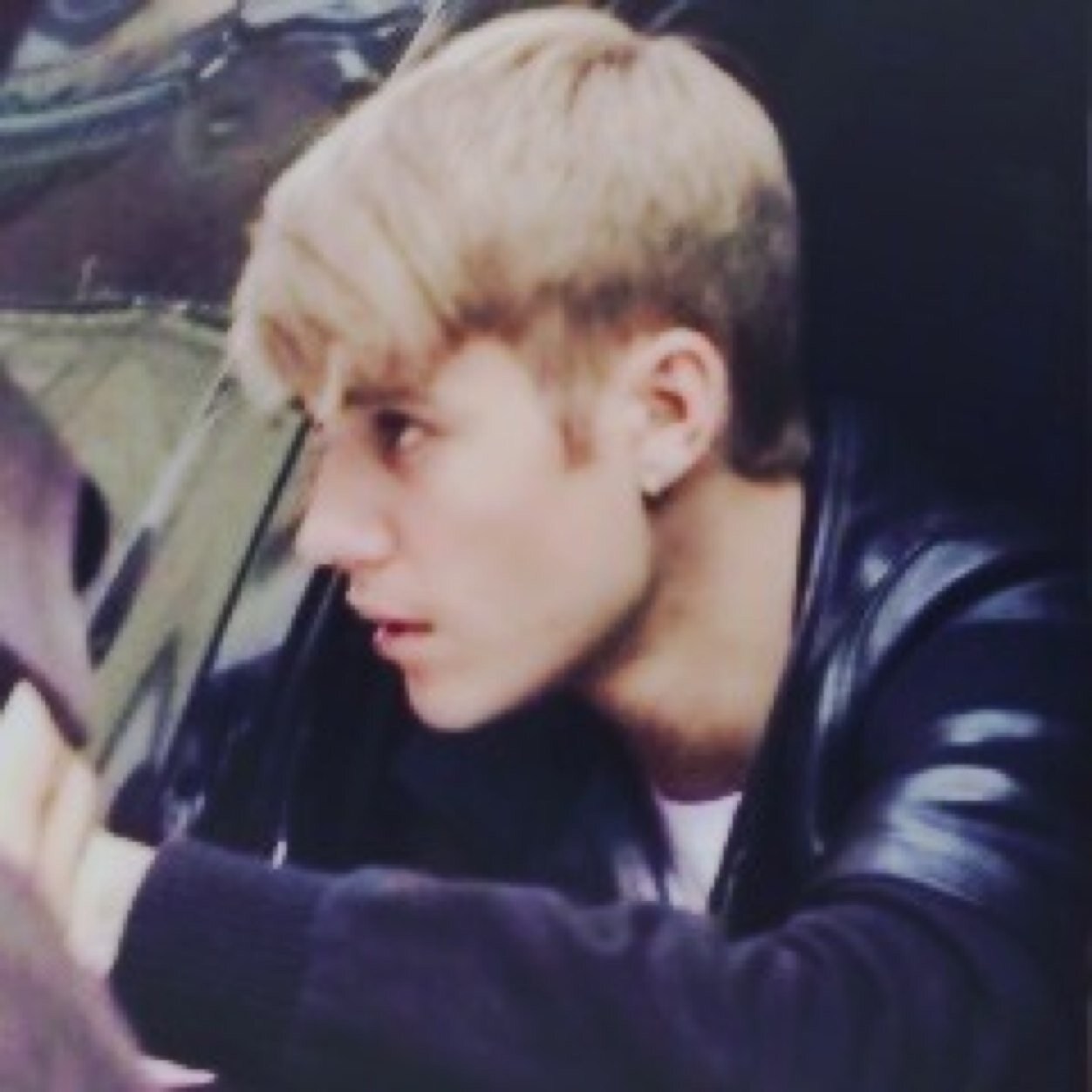 FREE FOLLOW. FOLLOW @AlfredoftBieber