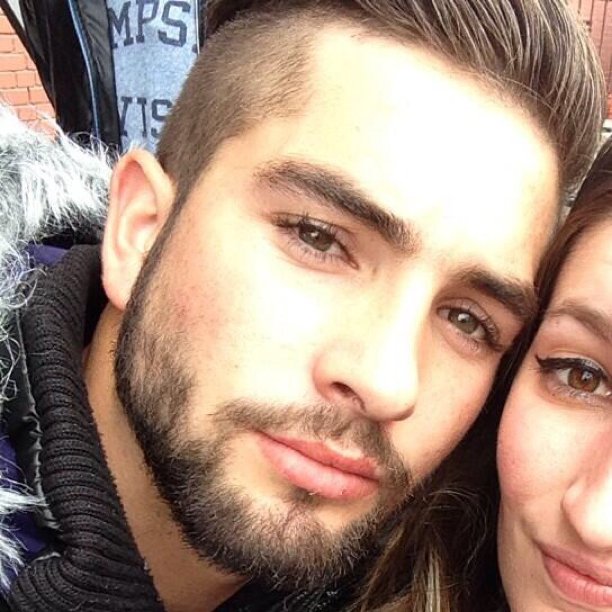 Talent de The Voice 3. Chanteur, guitariste.