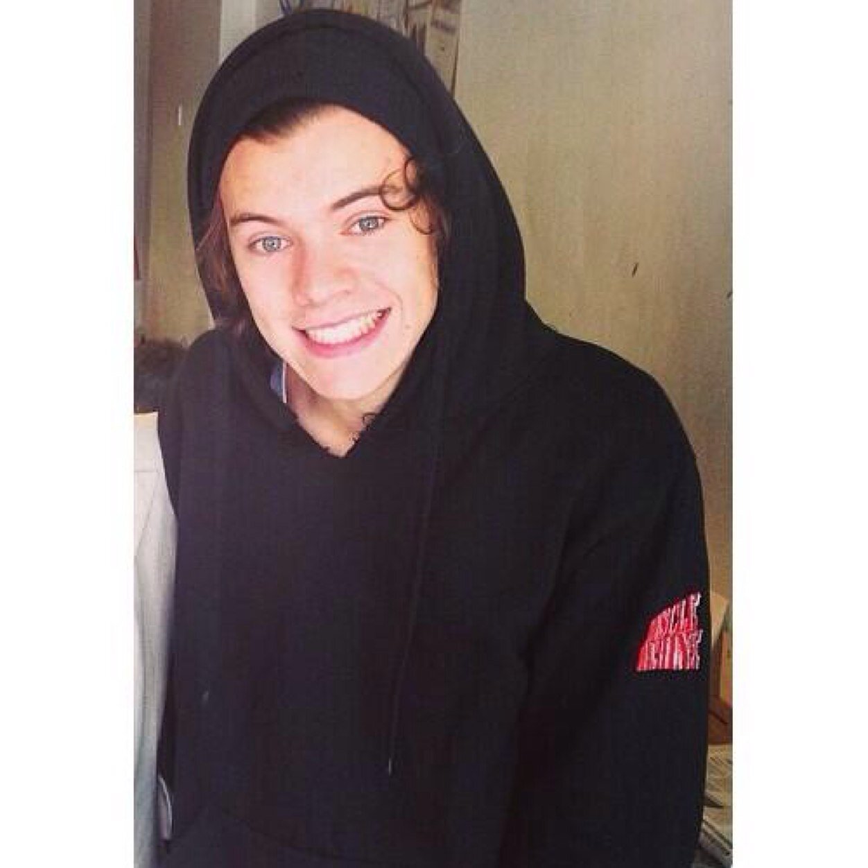 Im harry ||single/gay||