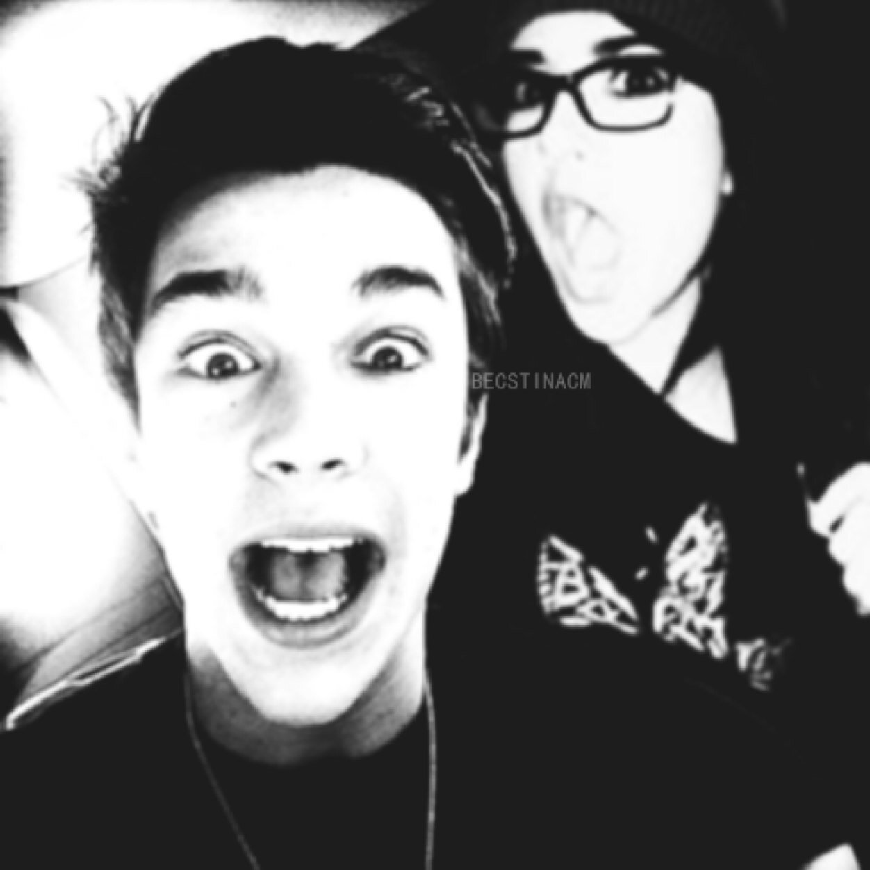 Follow @iDateAmeezy I GAVE YOU A FREE FOLLOW and if you ask i will follow back