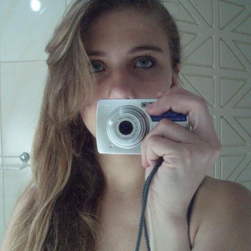 amo vôlei,praia e pizza...não necessariamente nessa ordem....