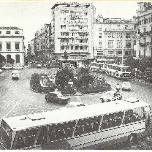 Vecinos del centro historico y comercial que queremos a nuestro barrio. Para que siga siendo un barrio vivo.