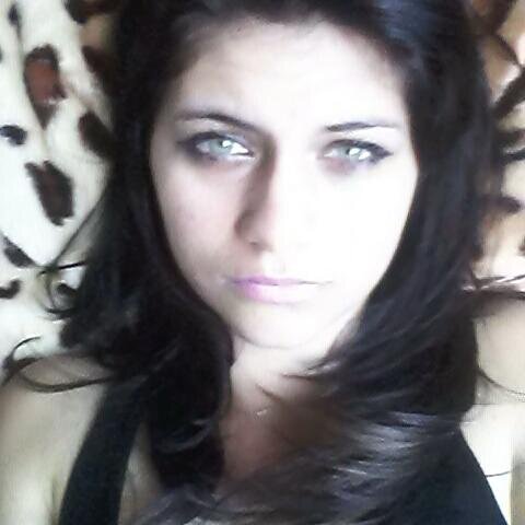 Por que quando a casa cai nao da pra fraquejar quem eh guerreiro tah ligado que guerreiro eh assim ♫ Istagram:peekena_bi