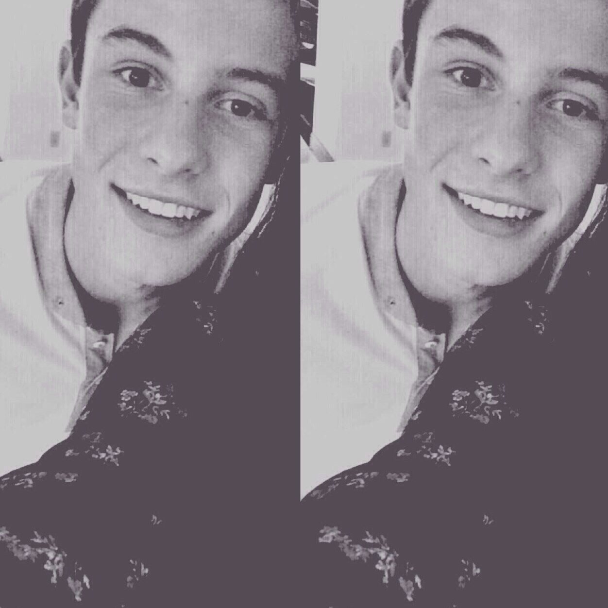 ✨you just got a free follow now please don't follow this account, follow @probablynash ✨