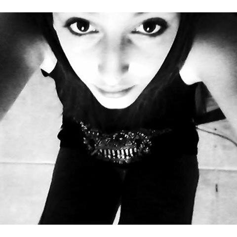 fan de cody simson, justin bieber, selena gomez,niall 3,maman comblé,marraine comblé,je vie en France a st remy .i love you!!!