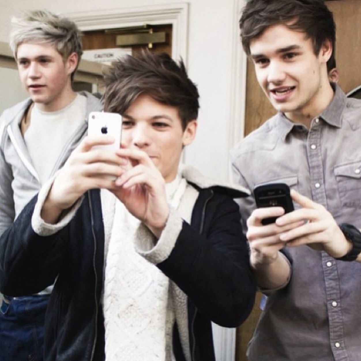 FOLLOW @peterpanzouiall and ask for a follow back