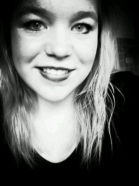 21 jaar oud, 163 cm groot•