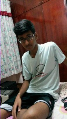 I'm friendly , don't be afraid to make friends with me :)