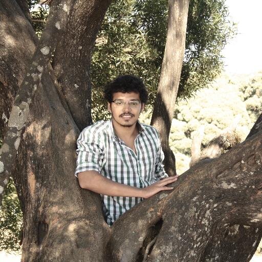 CS student, Man United Fan. Clash of Clanner.! And a late entry into Twitter!!