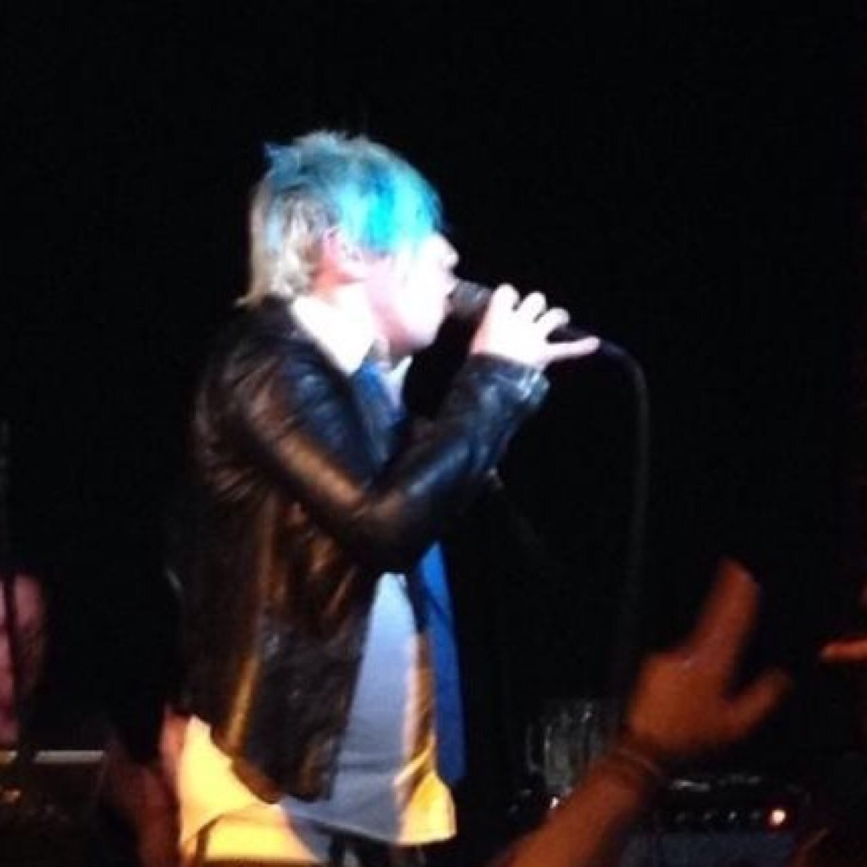 I'M OBSESSED WITH MARIANAS TRENCH AND FROZEN! 7⃣7⃣ DAYS BEFORE MARIANAS TRENCH AT SCENE FEST!
