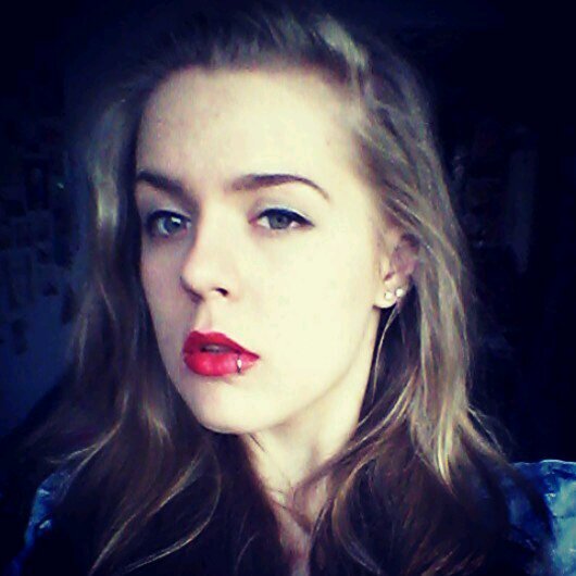 vika_artist's profile picture. instagram @vikaartistdreamer