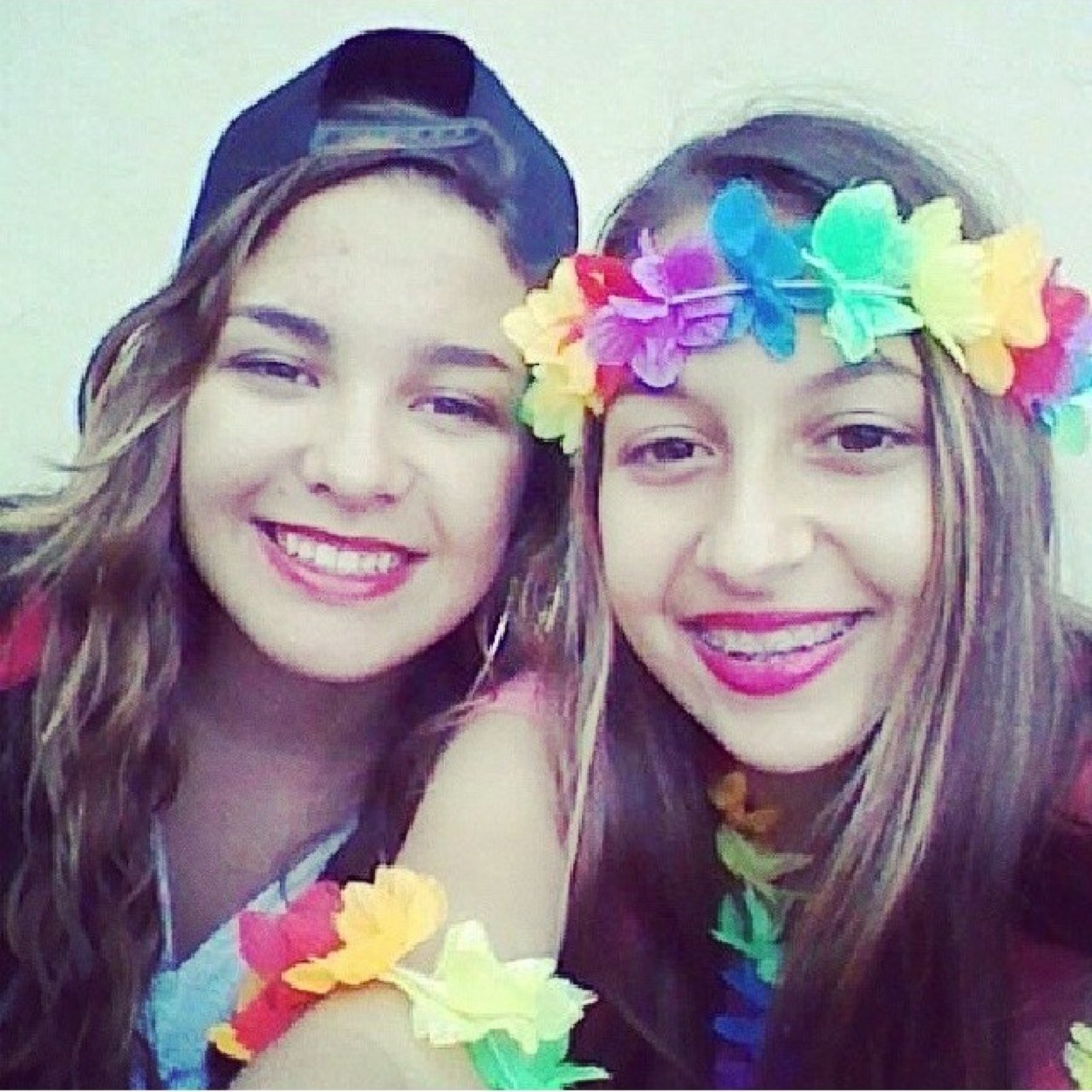 14 primaveras....adoro a mi hermana mejor amiga y compañera de risas~15 Don't worry be happy ante todo ;)