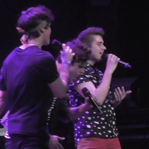 Lawson 5sos Hunter Hayes Conor Maynard Saw Midnight red 04/11/14 MRN 3/5+Colton  replied
