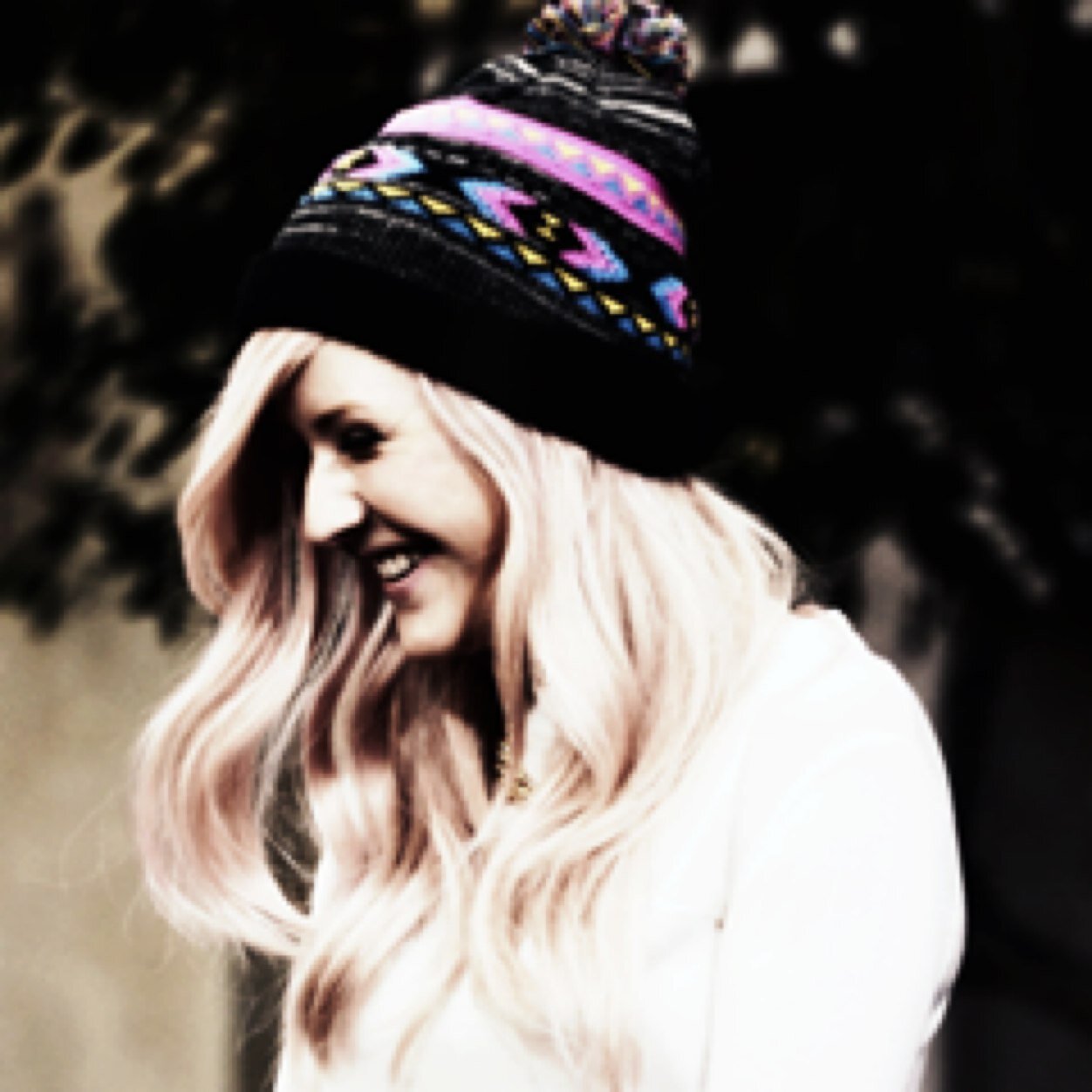 please follow @BieberFtSwiftie ilysm and ur beautiful :) thank u!