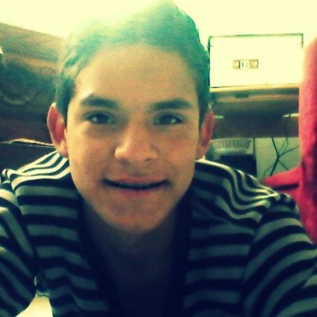I Love listen to Music  •Oyee'Sigueme&TeSigoo:)