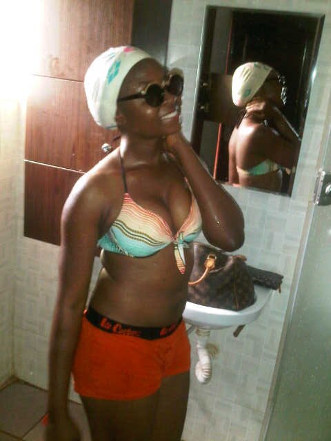 Beautiful dark skinned gurlz and dicks for u to lust ova!