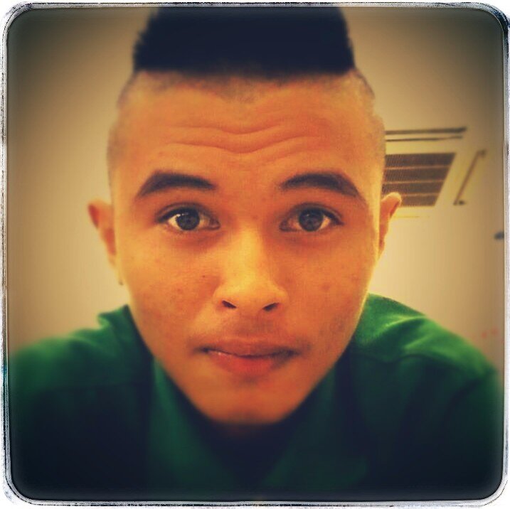 fairuz_rises's profile picture. ✌️ just a simple person ✌️. :) ♡♡