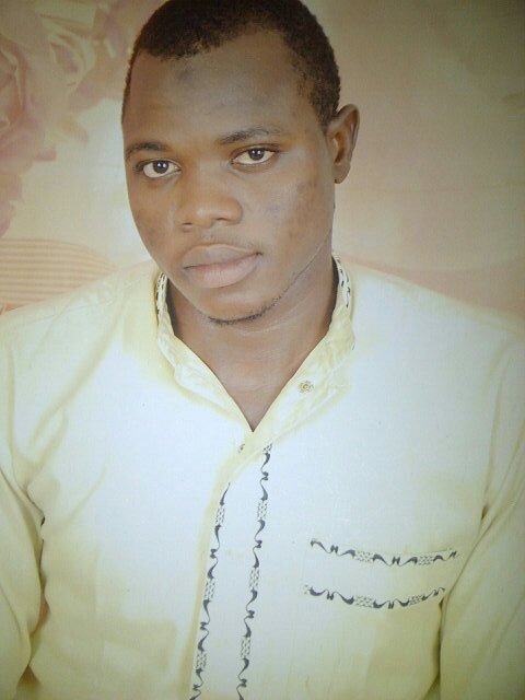 elmuminxy's profile picture. Am jus me...always struggling not jus 2 equal but 2 excel...Ah lov being lonely. Hatters mek me fresh. *287EDC6D* ping