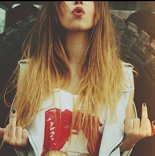 Te asustaria saber las cosas que pasan por mi cabeza. Podéis llamarme Samantha. http://t.co/OUaPYtrG0E