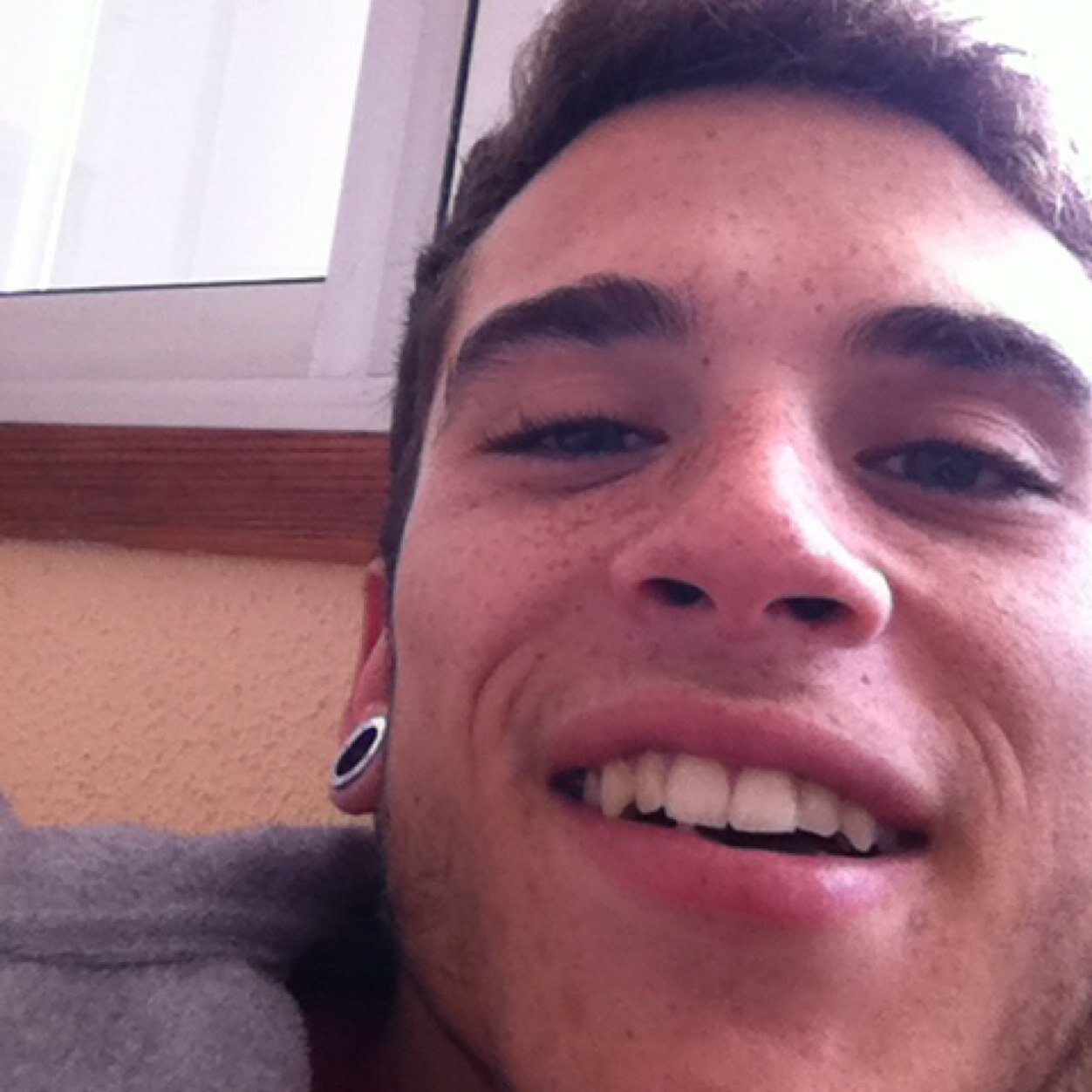 Danirrin96's profile picture. Hago caca y pipí como tu, soy semejante a ti, mas me diferencio en que eres tan parecido como distinto a mi.