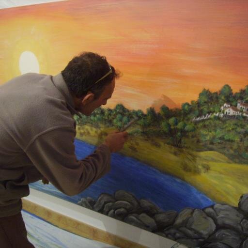 Hola soy pintor y creativo en general, nací en Niguelas (Granada) vivo en Paymogo (Huelva).
 Mi objetivo es difundir mi obra artistica.