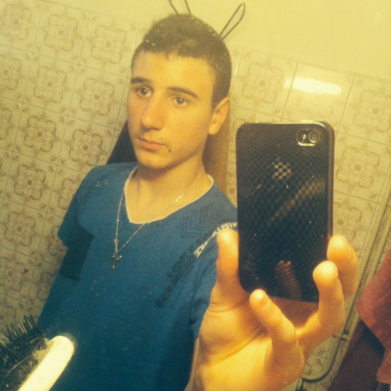 salut j'aime beaucoup le rap categorie : melancolique et mon rêve c'est de devenir un rappeur et d'allez à new york mersi de me follow et follow back ;)