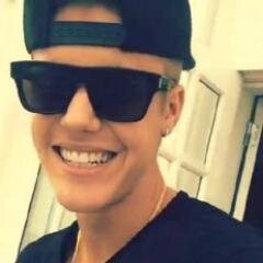 sigo todos #justinbieber,#onedictions,#mileycyrus #demilovato me segue? que eu te sigo e indico segue eu vai * - *