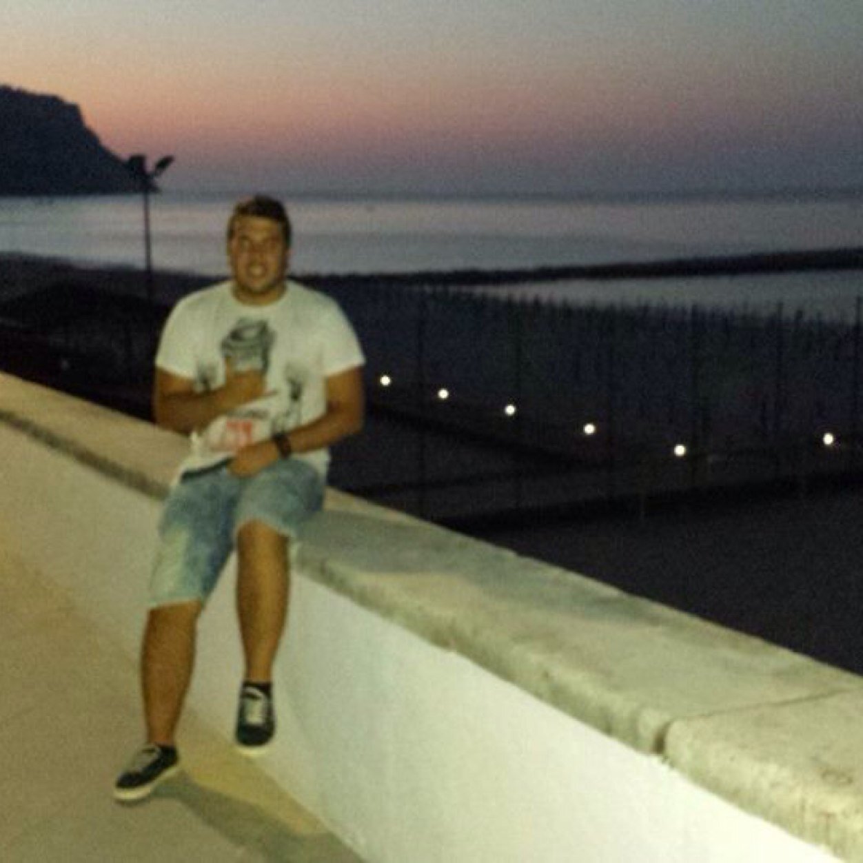 djeyangello's profile picture. 