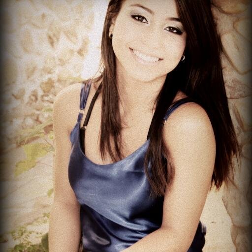 ,16 years Old,Love taking photos ♥,  Mineirinha ..! :)