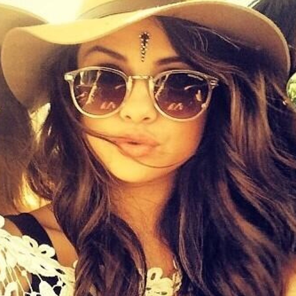 S E L E N A to the GOMEZ