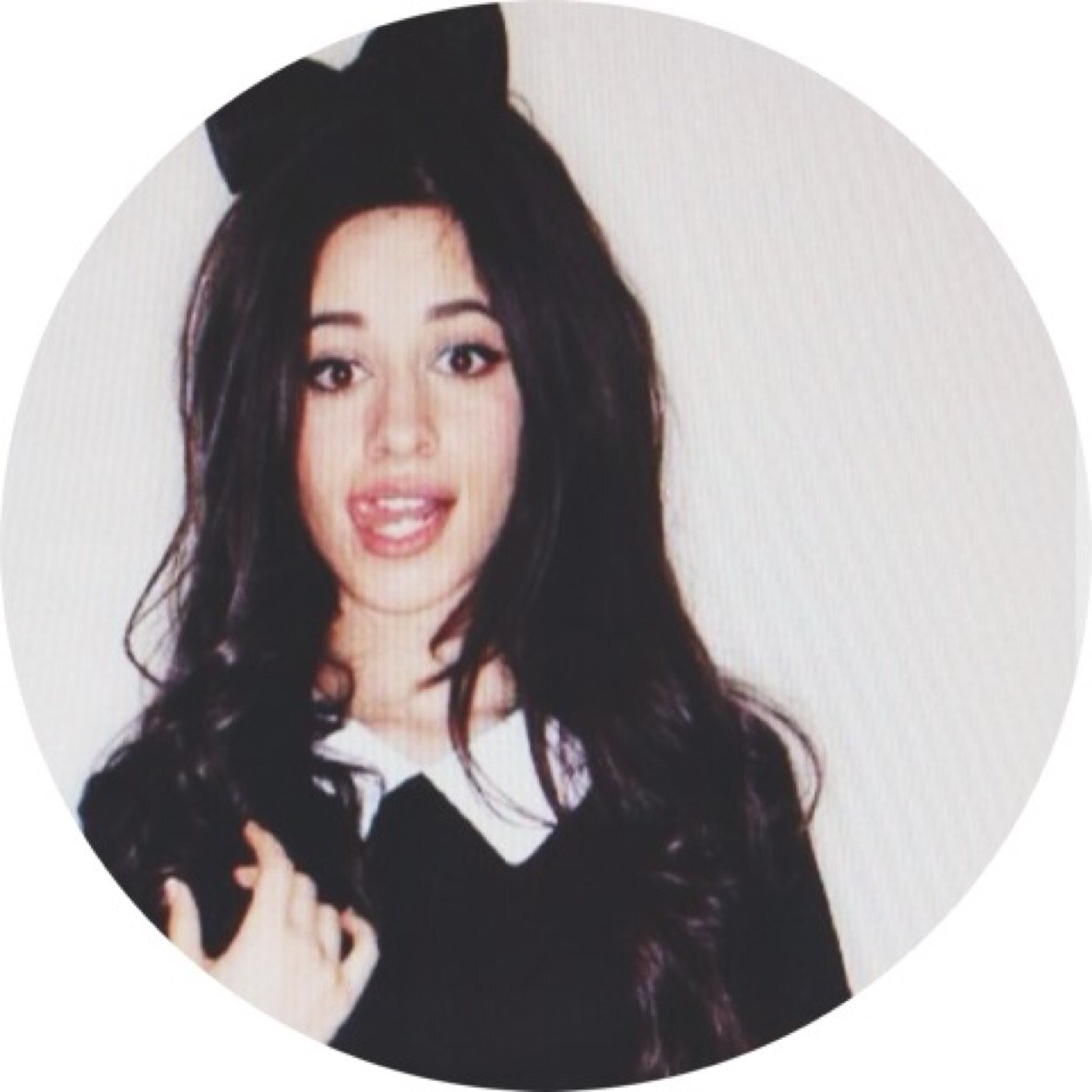 camer0ni's profile picture. fell in love with these 5 girls  and i cant control my feels so i made a twitter