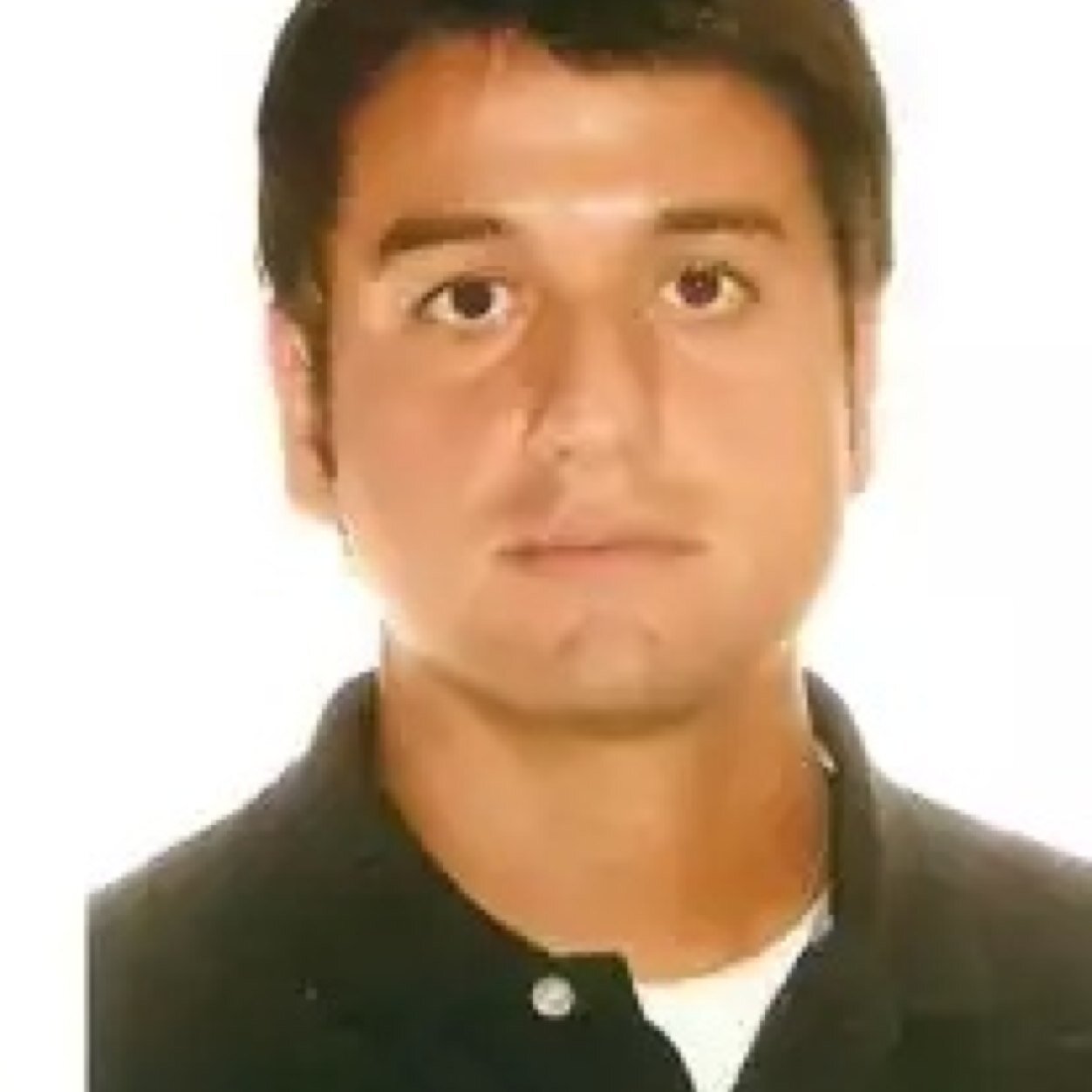 Nacido y criado en el llano. Yopalito! amante de la politica y la velocidad.