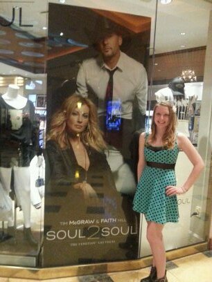 aprilrowe55's profile picture. Live for Country music!