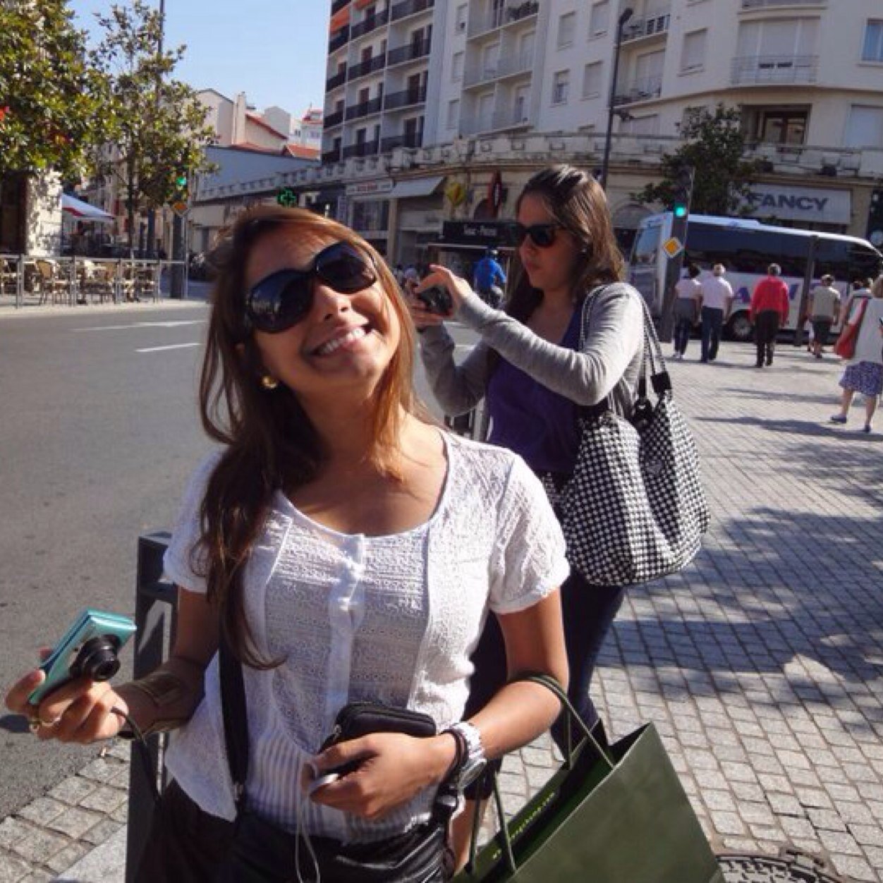 ewelchez's profile picture. coffee, trends, traveling, marketing, books, good insights, culture etc