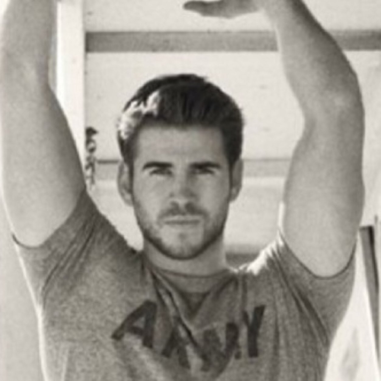 Wielder424's profile picture. I'm just your average, everyday, world-saving monster hunter.