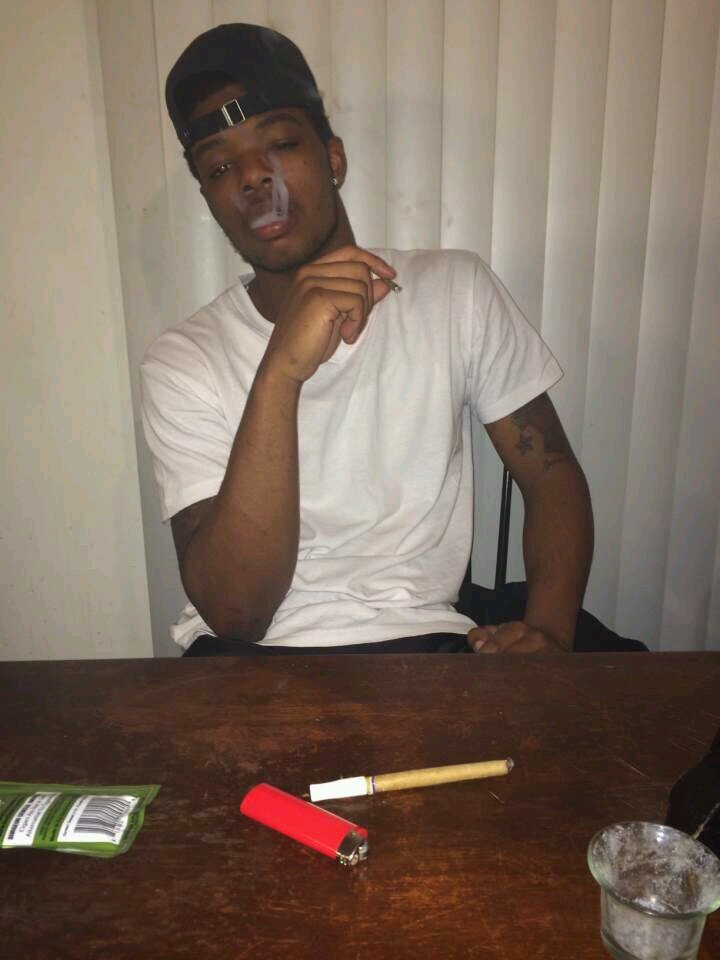 follow me and il follow you back blackmigo kelo out here gettin the job done. #skyisthelimit #ballislife
