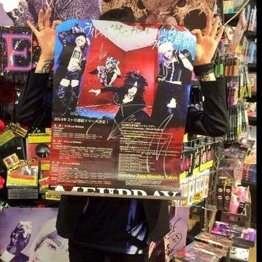 maxmerson1's profile picture. should i message them or am i just being really clingy and annoying: a life story by me