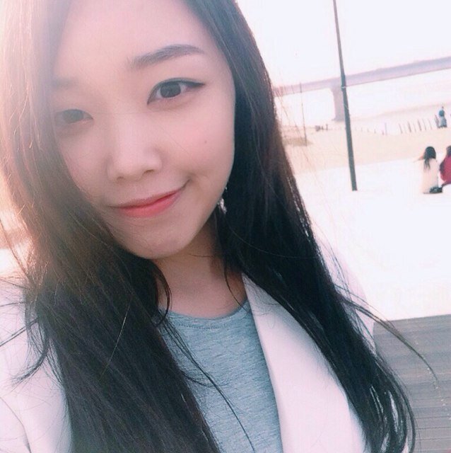 j_y_ahn's profile picture. 예쁜, 마음. Designer