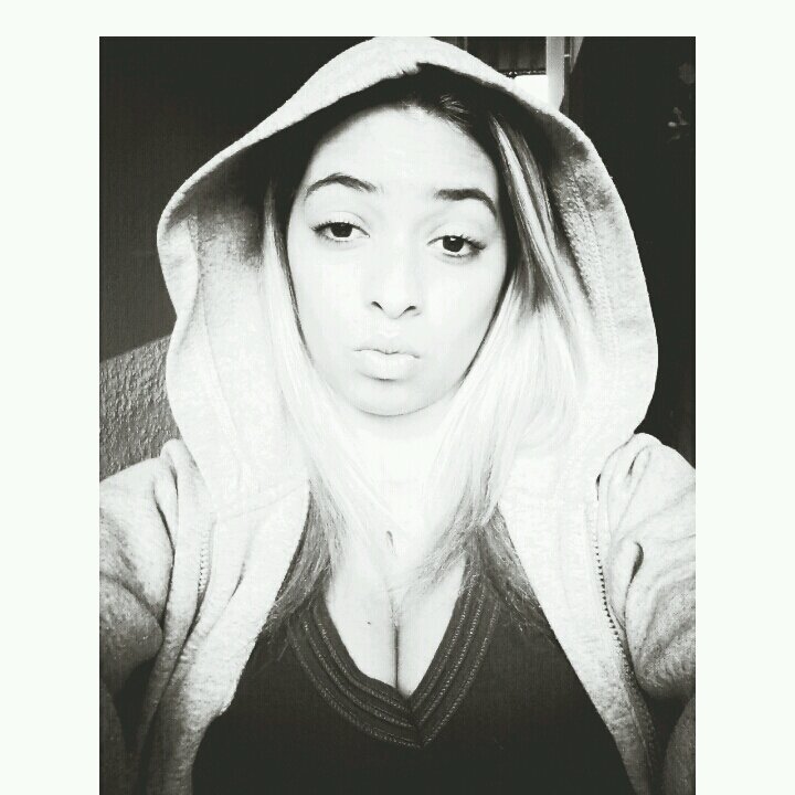 Sou romance de verão , sou brisa leve passageira .