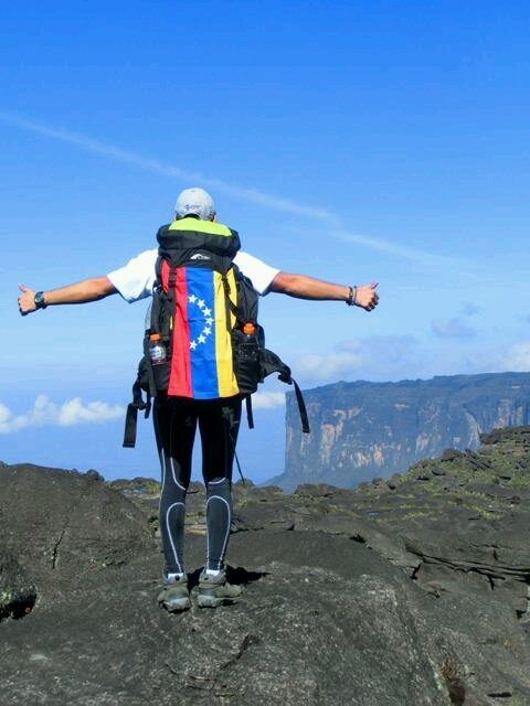 100% OPOSITOR al Regimen madurochavista!!!!.
Amante de los deportes extremos, maratonista, montañista y luchador por el medio ambiente.