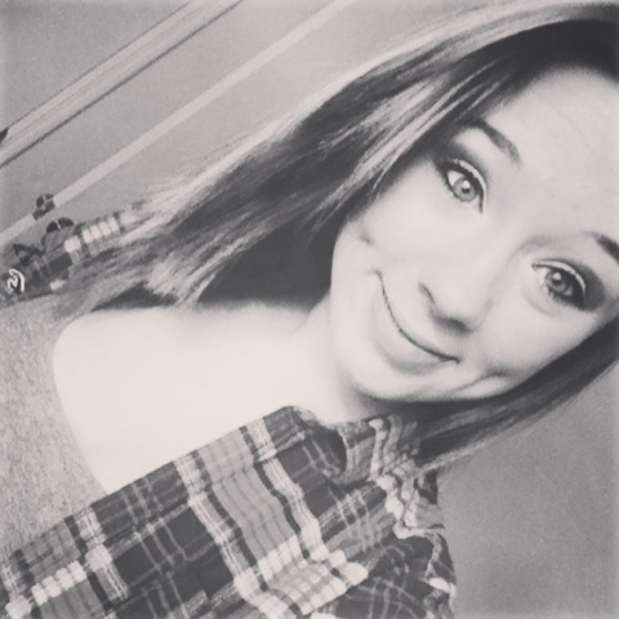 Im brittany , im 18 and the coolest bitch youll ever meet!! ❤️ SINGLE