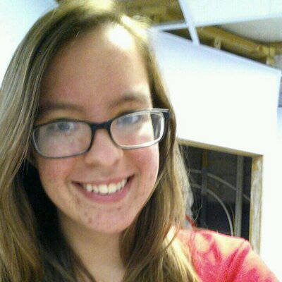 Profile Picture of Hailey Barnett (@fishyflargle) on Twitter