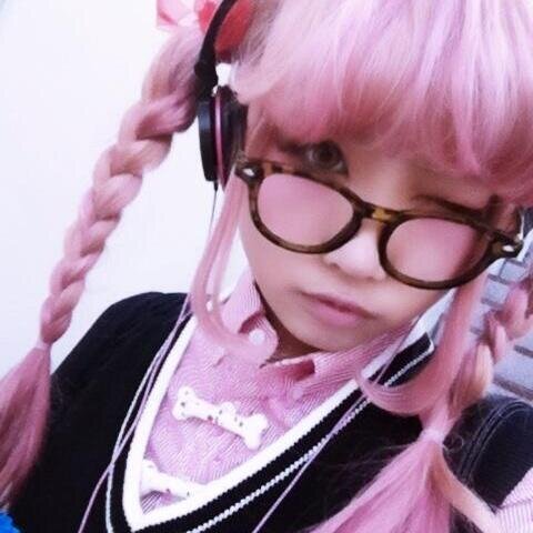 Soneshowa's profile picture. 공무원과 군인연금의 적자를 보전하는데 지난 5년간 14조원에 가까운 세금이 투입된 것으로 나타났습니다. 기획재정부는 국민 1명당 지난 5년 동안 퇴직한 공무원과 군인에게 28만원씩 보전해준 셈이라고 밝혔습니다.