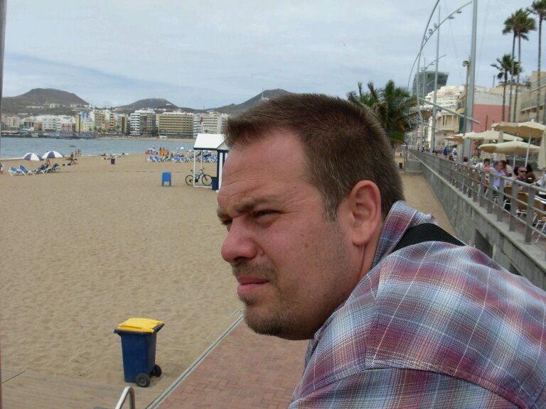 me gusta mucho ir a la playa del torn, en hospitalet de l'infant y como no viajar con mi pareja.