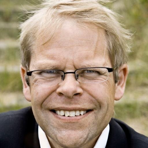 Rådgiver - Ærø & Witt Aps.
Forhenværende prodekan ved Det Ingeniør- og Naturvidenskabelige Fakultet, Aalborg Universitet.